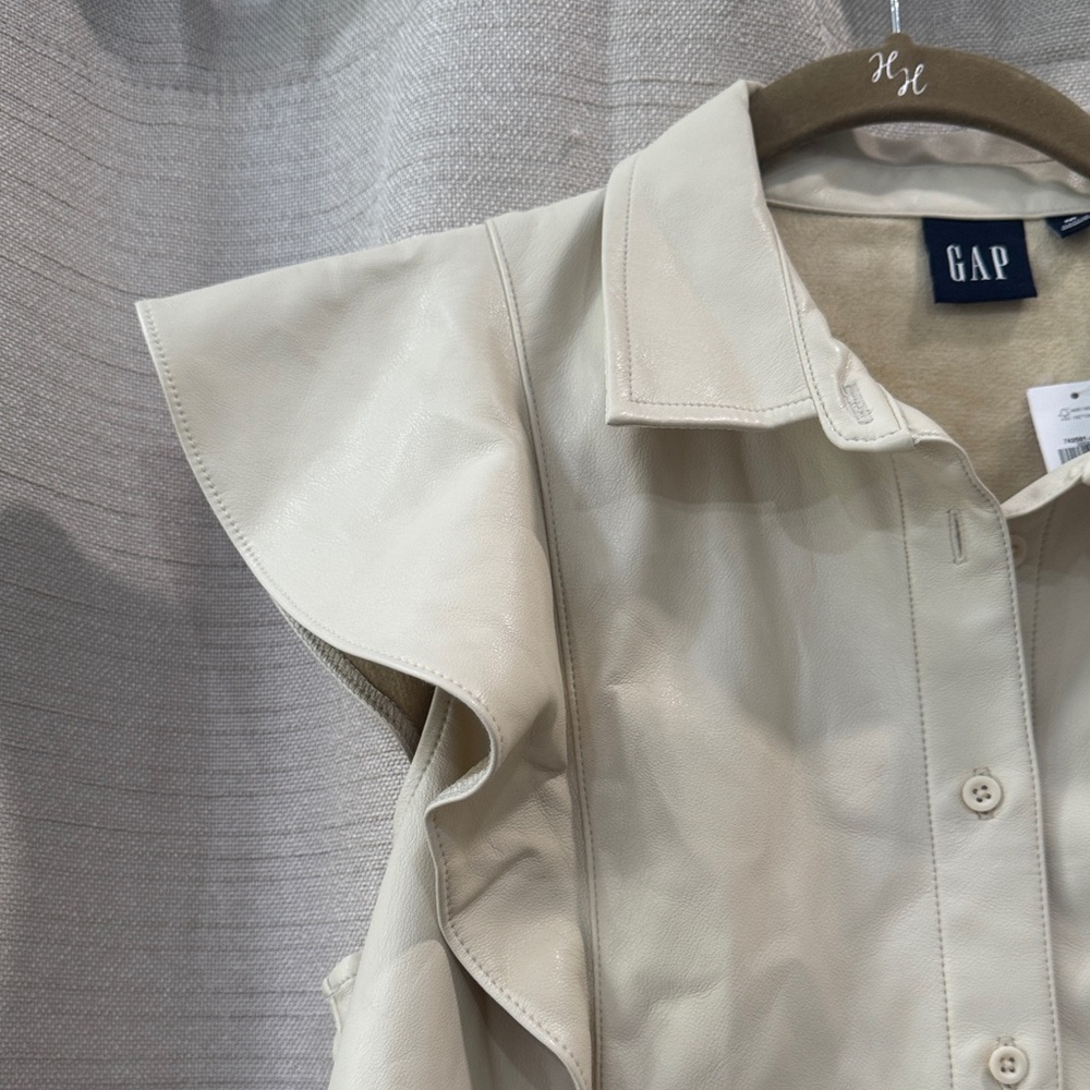 NWT GAP Women's Vegan Faux Leather Cream Button-Down Shirt Size Medium - Picture 5 of 10